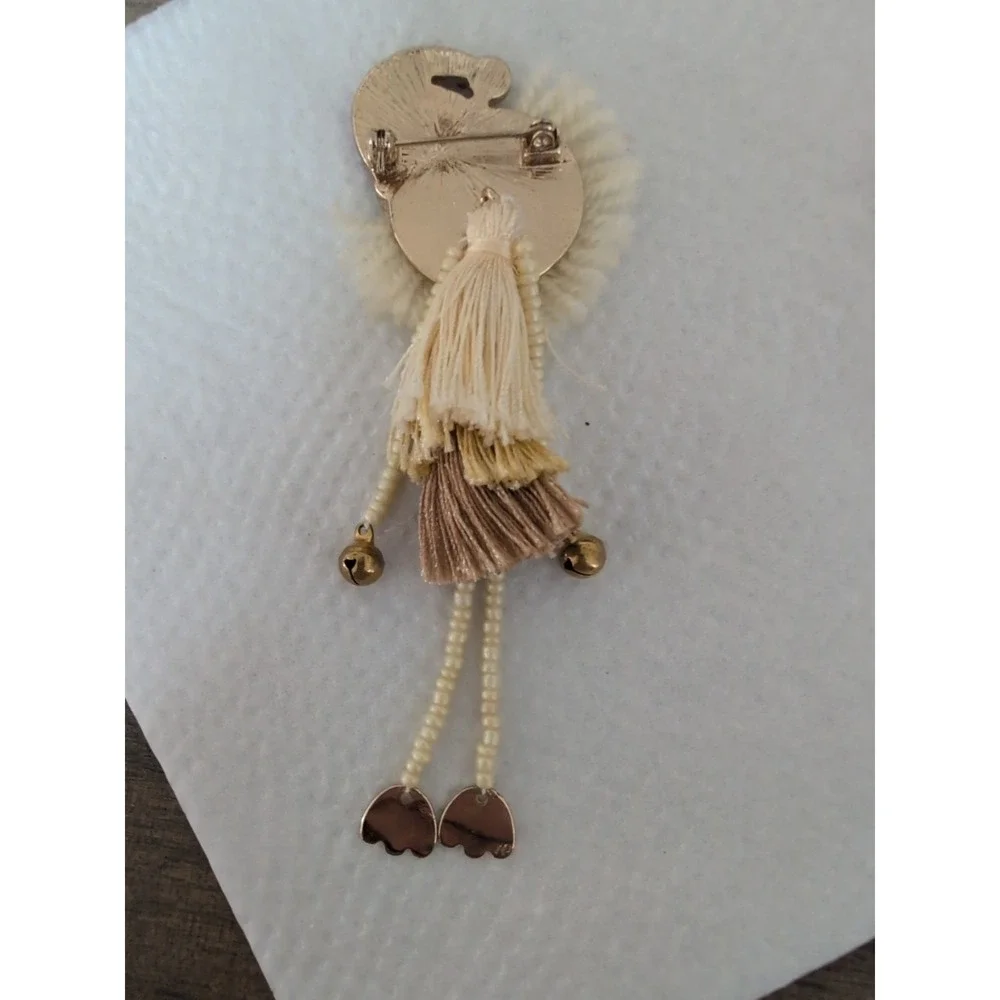 Estate Large Unique Beaded & Thread Dancing  Santa Claus Christmas Holiday Pin‎